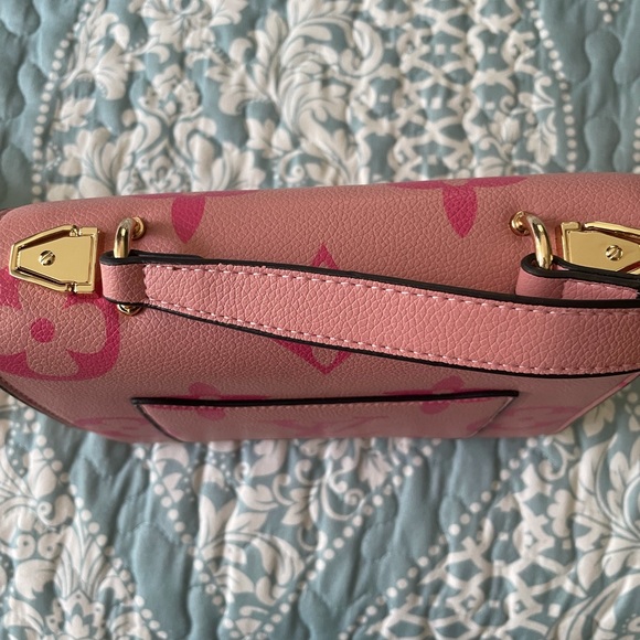 Handbag - Picture 6 of 8